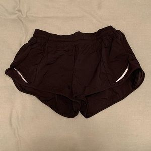 Lululemon hotty hot short 2.5”